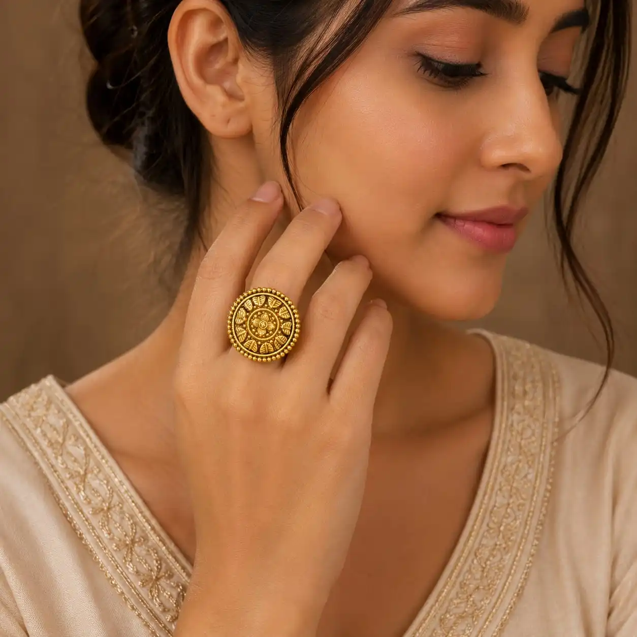 Traditional Gold Ring for Women - Image 3